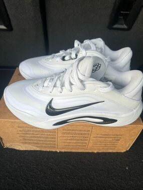 A'One Women's Size 6 White/Black-White HQ8500-100 Refurbished!